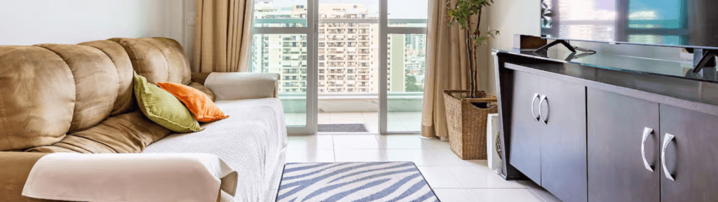 Apartamento organizado e bem preparado, representando operação estruturada para alta temporada no aluguel por temporada.